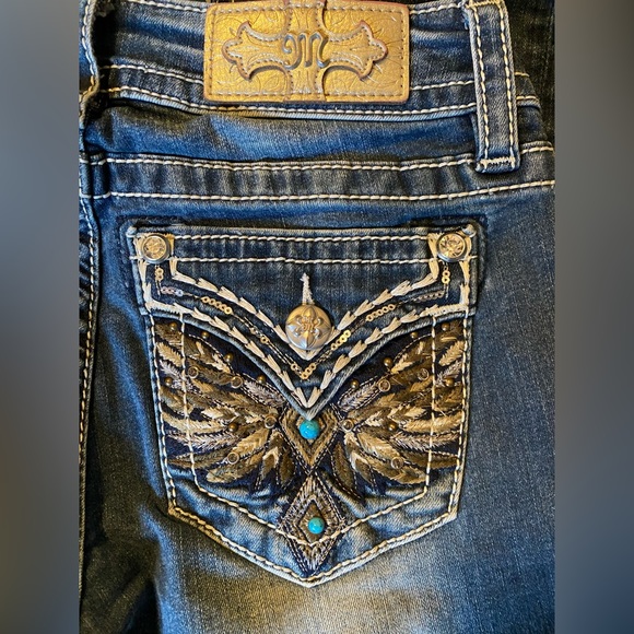 Miss Me low rise boot cut jeans for women. Size 25x34 - Picture 4 of 5